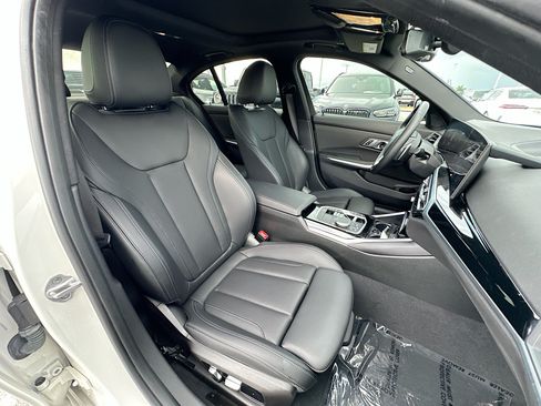 Used 2023 BMW 330i Sedan w/ Convenience Package RWD image 28