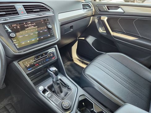 Certified 2024 Volkswagen Tiguan SE AWD/4WD image 15