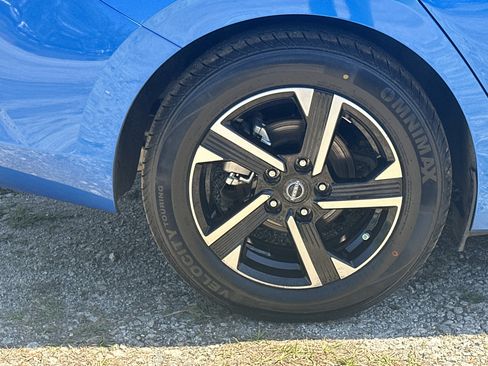 Used 2024 Nissan Sentra SV FWD image 17