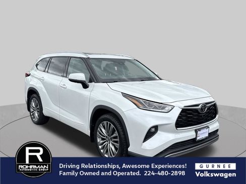 Used 2022 Toyota Highlander Platinum AWD/4WD image 2