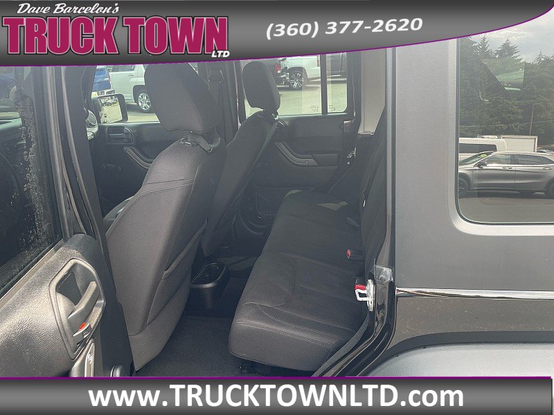 Used 2015 Jeep Wrangler Unlimited Sport w/ Max Tow Package AWD/4WD image 10