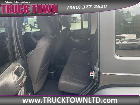 Used 2015 Jeep Wrangler Unlimited Sport w/ Max Tow Package AWD/4WD image 10