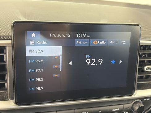 Used 2025 Hyundai Venue SEL FWD image 15