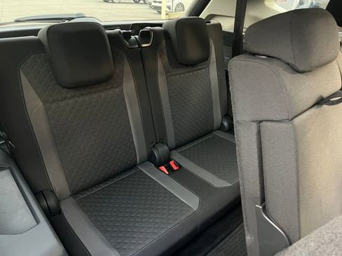 Used 2019 Volkswagen Tiguan S image 29