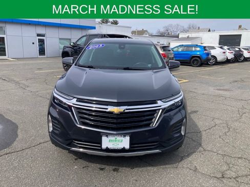 Used 2023 Chevrolet Equinox LT image 2