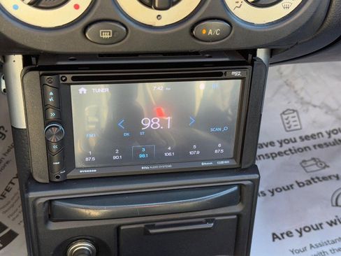 Used 2002 Toyota MR2 image 15