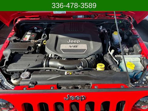 Used 2018 Jeep Wrangler Unlimited Sport w/ Connectivity Group AWD/4WD image 21