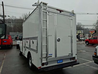 New 2026 Chevrolet Express 3500 w/ Power Convenience Package