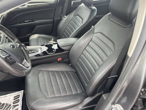 Used 2014 Ford Fusion SE w/ Equipment Group 202A FWD image 17