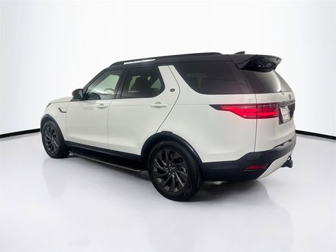 Used 2023 Land Rover Discovery S R-Dynamic image 7