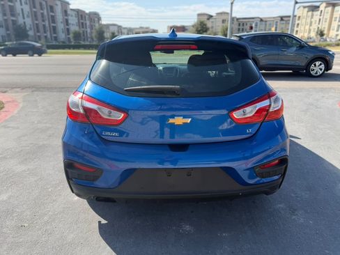 Used 2017 Chevrolet Cruze LT w/ Convenience Package FWD image 6