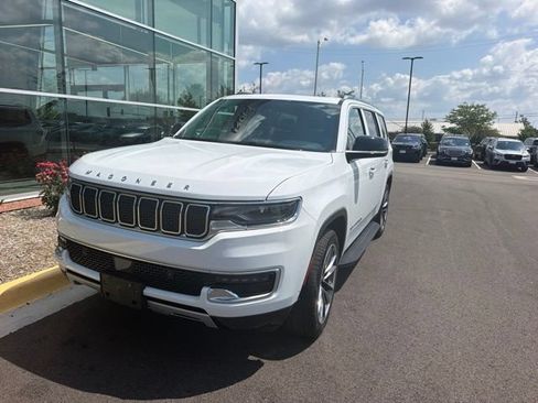 Used 2024 Jeep Wagoneer Series II w/ Premium Group I AWD/4WD image 7