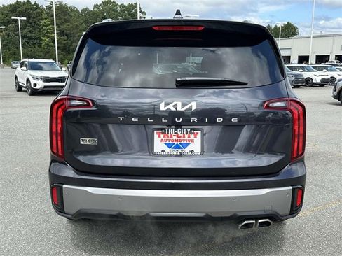 Certified 2025 Kia Telluride S image 6