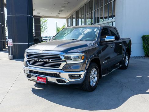 Used 2019 RAM 1500 Laramie AWD/4WD image 3