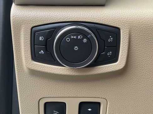 Used 2017 Ford F250 Lariat w/ Lariat Ultimate Package image 31