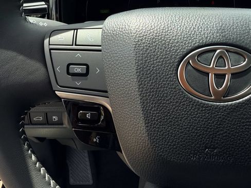 Used 2026 Toyota Camry SE FWD image 21