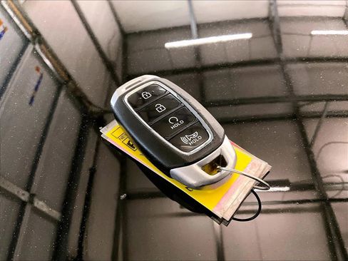 Used 2022 Hyundai Kona Limited AWD/4WD image 9