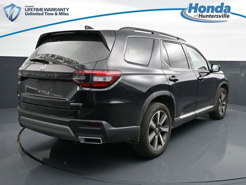 Used 2024 Honda Pilot Touring image 8