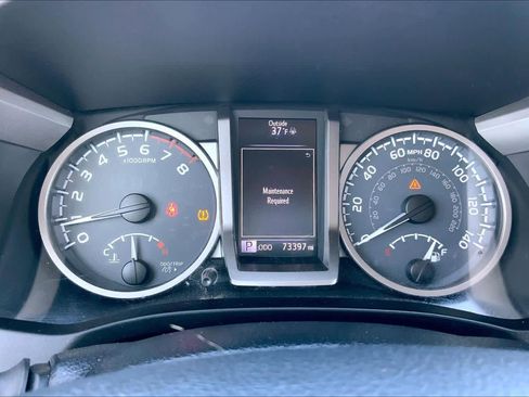 Certified 2018 Toyota Tacoma SR5 image 23