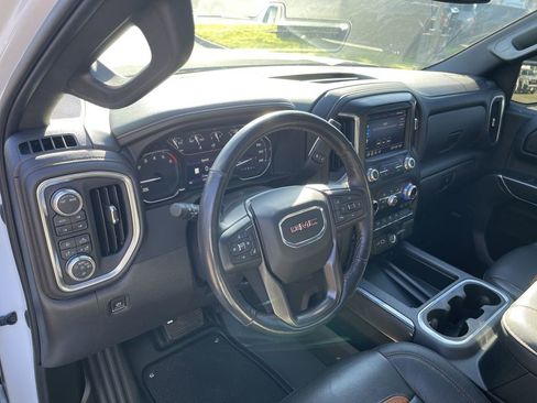 Used 2022 GMC Sierra 1500 AT4 w/ AT4 Preferred Package image 10