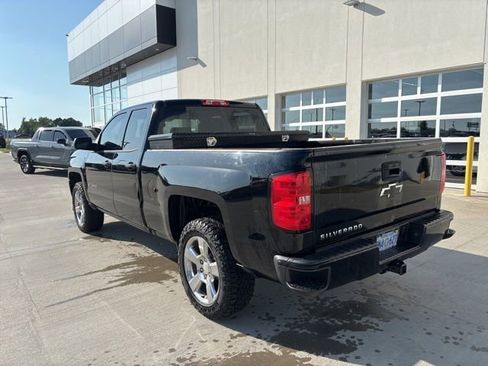 Used 2017 Chevrolet Silverado 1500 Custom w/ Custom Convenience Package RWD image 5