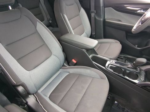 Used 2025 Chevrolet TrailBlazer LT FWD image 27