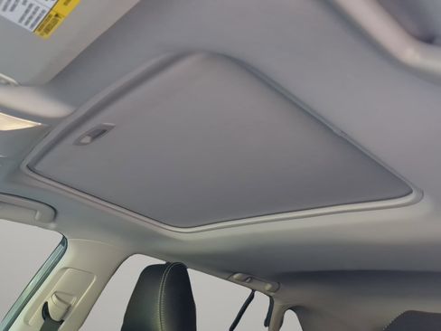 Used 2022 Toyota RAV4 XLE w/ Convenience Package FWD image 58
