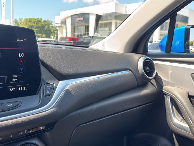 Used 2025 Chevrolet Blazer LT FWD image 30