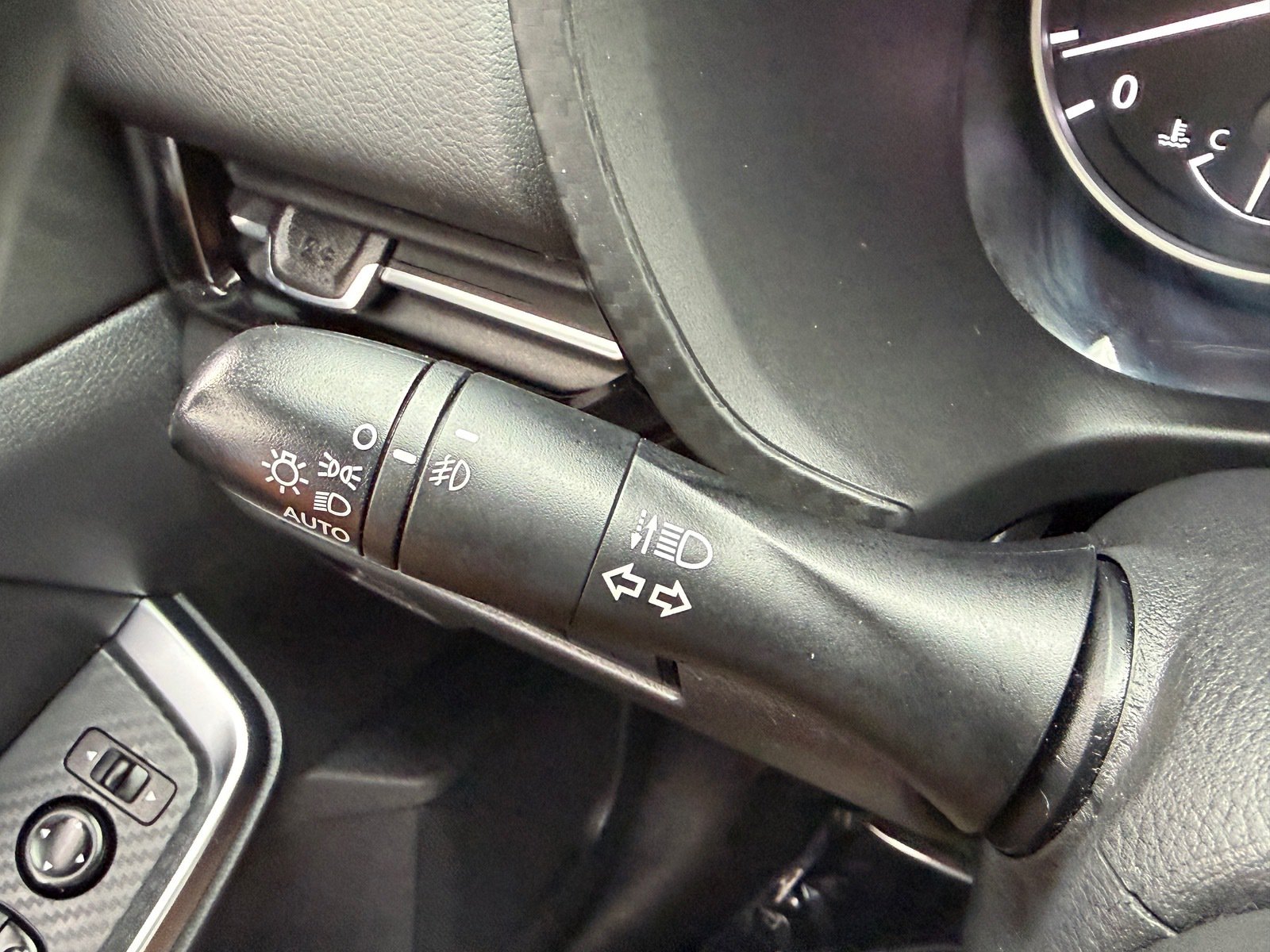 Used 2022 Nissan Sentra SR FWD image 30