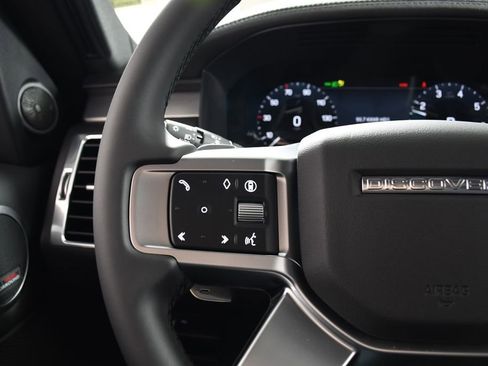 Certified 2025 Land Rover Discovery Dynamic SE AWD/4WD image 29
