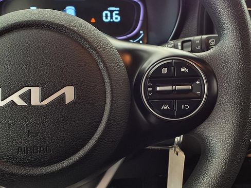 Used 2024 Kia Soul LX w/ Option Group 015 FWD image 7