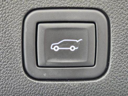 Used 2023 Cadillac Escalade V image 16