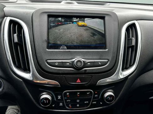 Used 2019 Chevrolet Equinox LT w/ Driver Convenience Package image 30