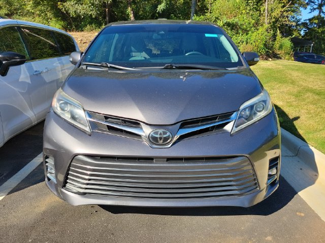 Used 2020 Toyota Sienna Limited FWD image 2