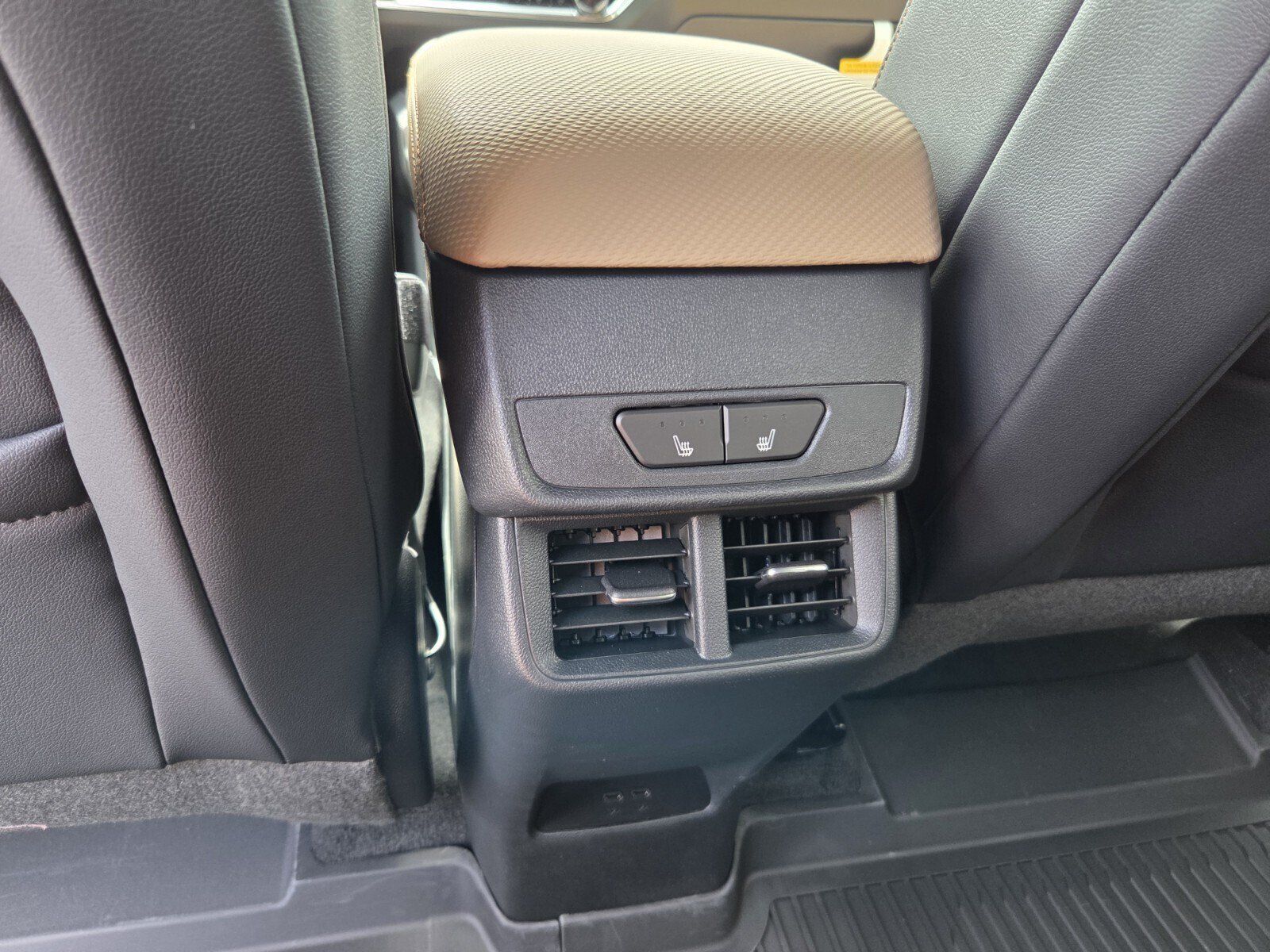 New 2027 Chevrolet Equinox ACTIV w/ Safety and Technology Package FWD image 10