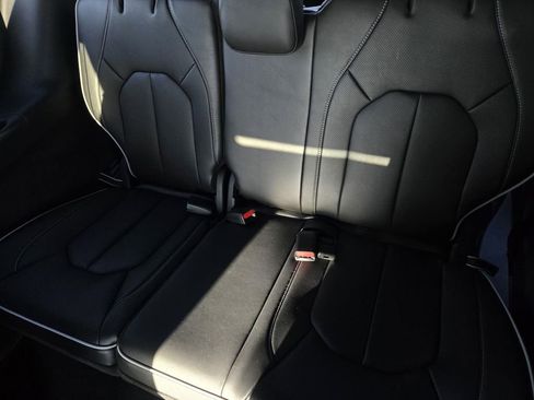 New 2026 Chrysler Pacifica Limited image 13