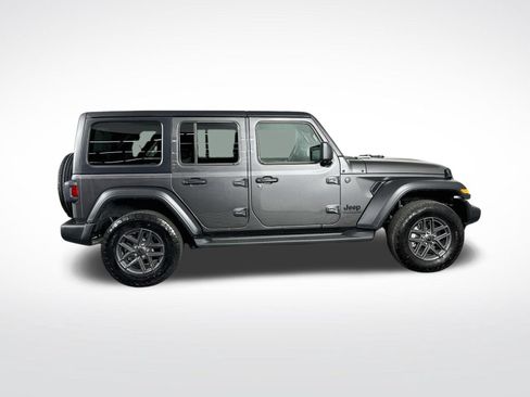 Used 2025 Jeep Wrangler Unlimited Sport AWD/4WD image 9