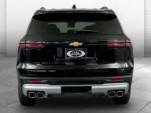 Used 2024 Chevrolet Traverse LT AWD/4WD image 3
