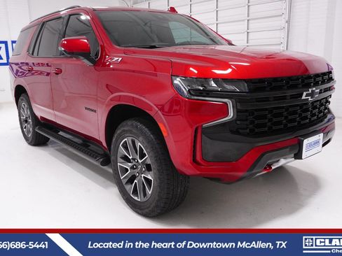 Used 2024 Chevrolet Tahoe Z71 w/ Luxury Package image 3