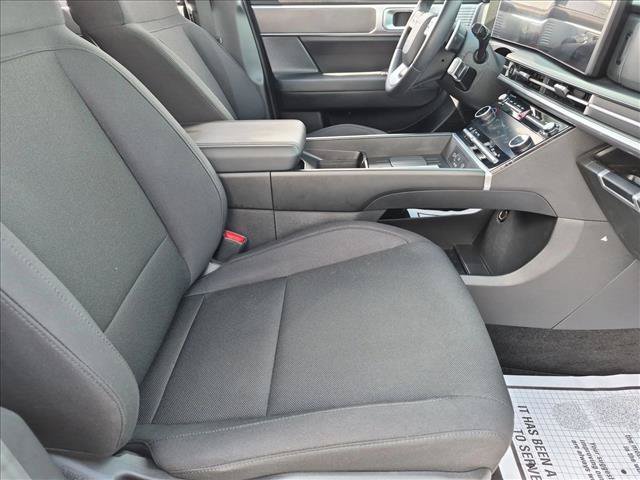 Used 2026 Hyundai Santa Fe SE FWD image 18