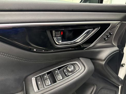 Used 2025 Subaru Outback Limited AWD/4WD image 12