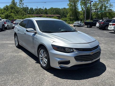 Used 2018 Chevrolet Malibu LT FWD image 7