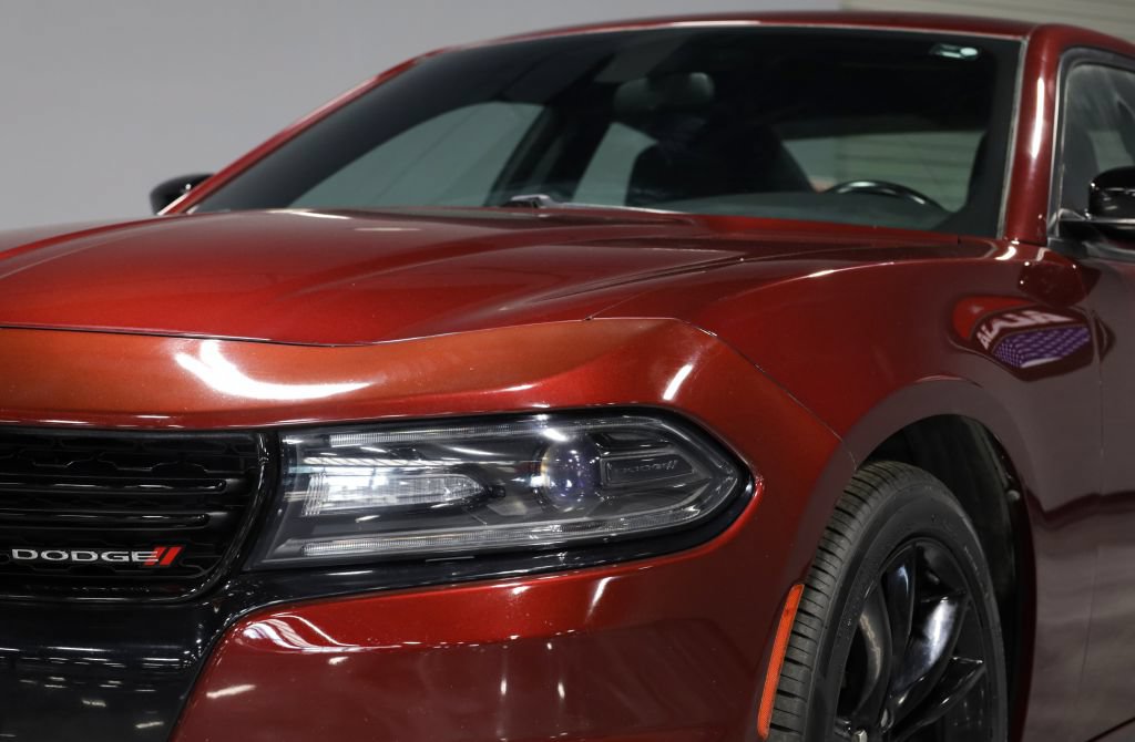 Used 2018 Dodge Charger SXT w/ Blacktop Package RWD image 32