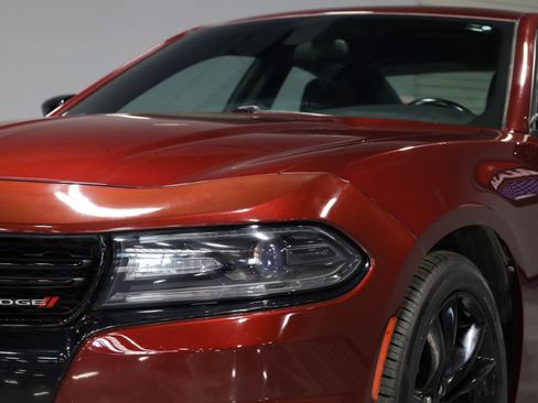 Used 2018 Dodge Charger SXT w/ Blacktop Package RWD image 32