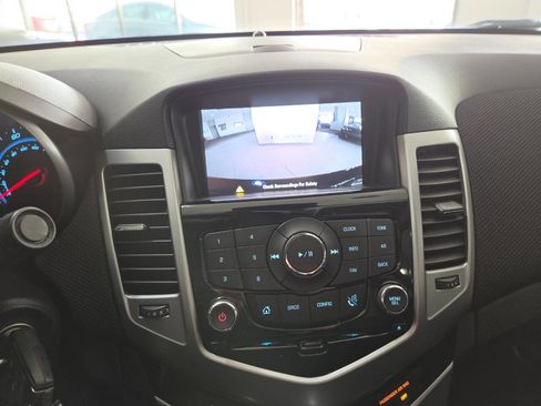 Used 2014 Chevrolet Cruze LT image 26