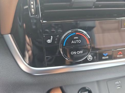 New 2026 Nissan Rogue Platinum w/ Tech Package image 30