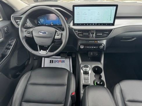 Used 2025 Ford Escape Platinum AWD/4WD image 18