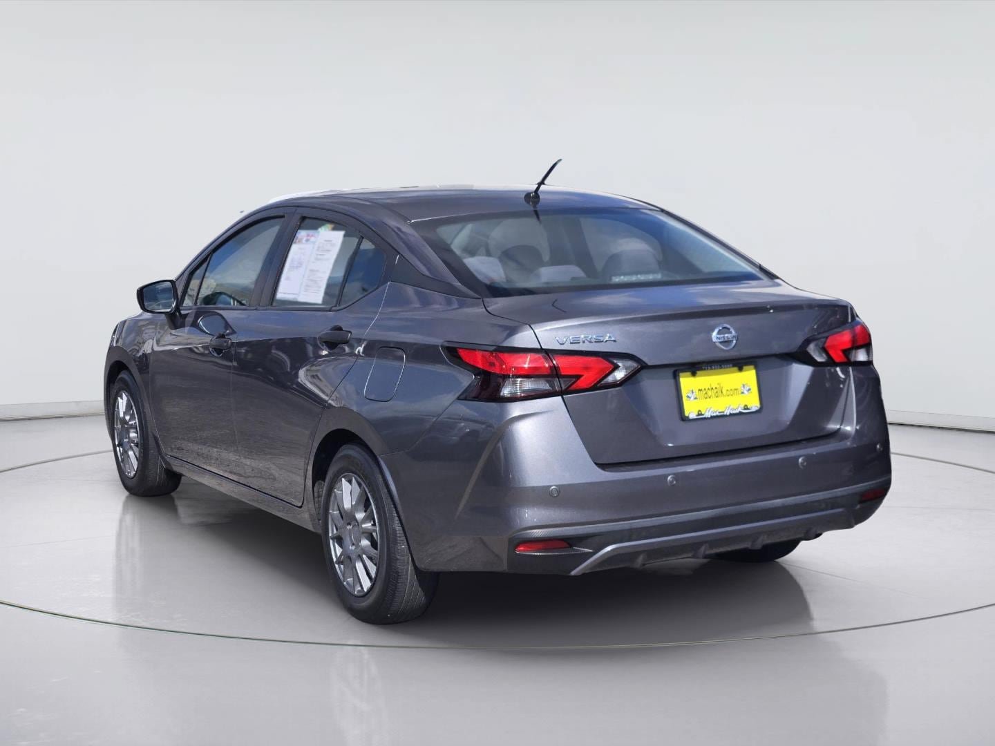 Used 2022 Nissan Versa S FWD image 6