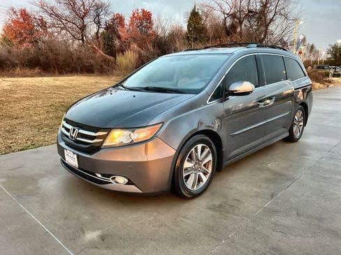 Used 2014 Honda Odyssey Touring Elite image 2