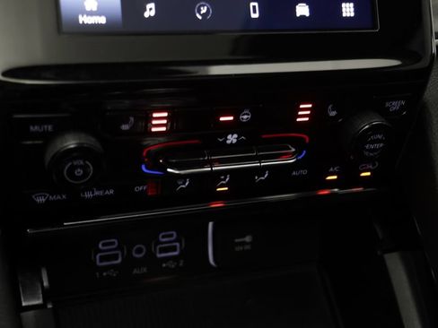 Used 2023 Jeep Grand Cherokee Laredo w/ Luxury Tech Group I AWD/4WD image 10